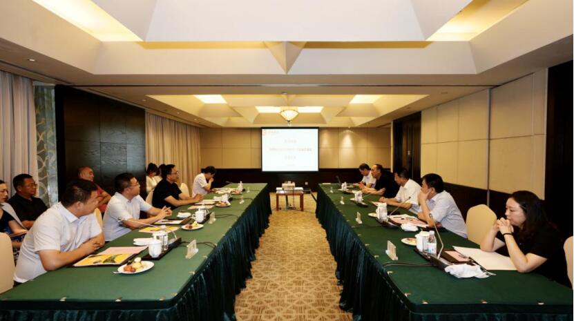 天府之国牵手塞外江南四川省Z6尊龙集团与伊犁州人民政府举行签约仪式